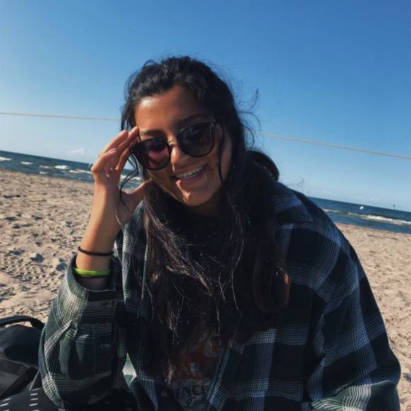 Meet your Posher, Sabrina - Picture 1 of 1